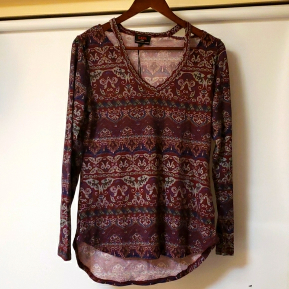 Long-sleeved t-shirt.
